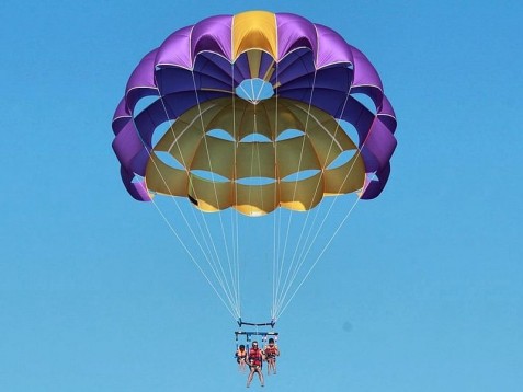 Parasailing in Albufeira - Algarve - Portugal